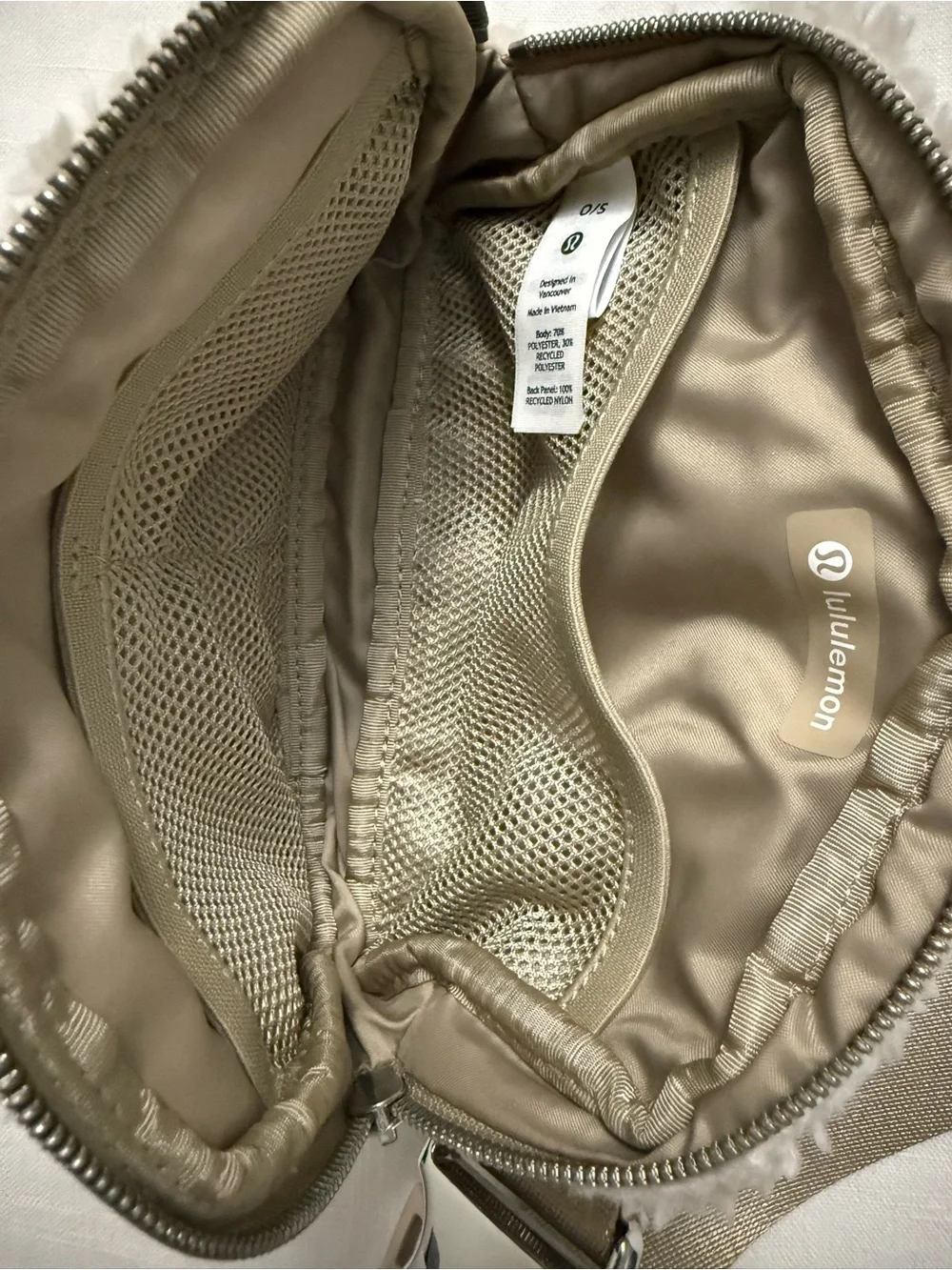 Lululemon Everywhere Belt Bag 1L